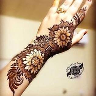 21. Beautiful 'Flower Painting' design  in Arabic Mehndi for brides