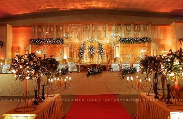 chandeliers wedding stage design