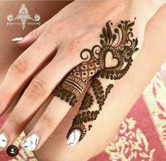 37. The ring and little finger design in Arabic Mehndi for brides