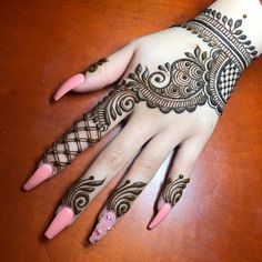 4. Index finger design in Arabic Mehndi for brides