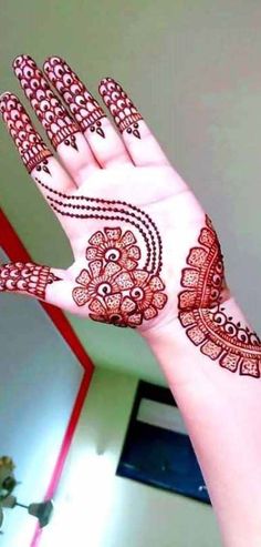 46. The beehive fingers design in Arabic Mehndi for brides