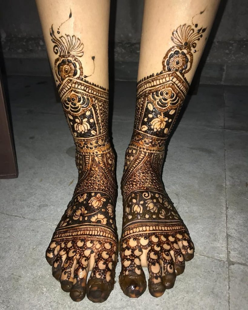 Floral feet Mehndi Designs 