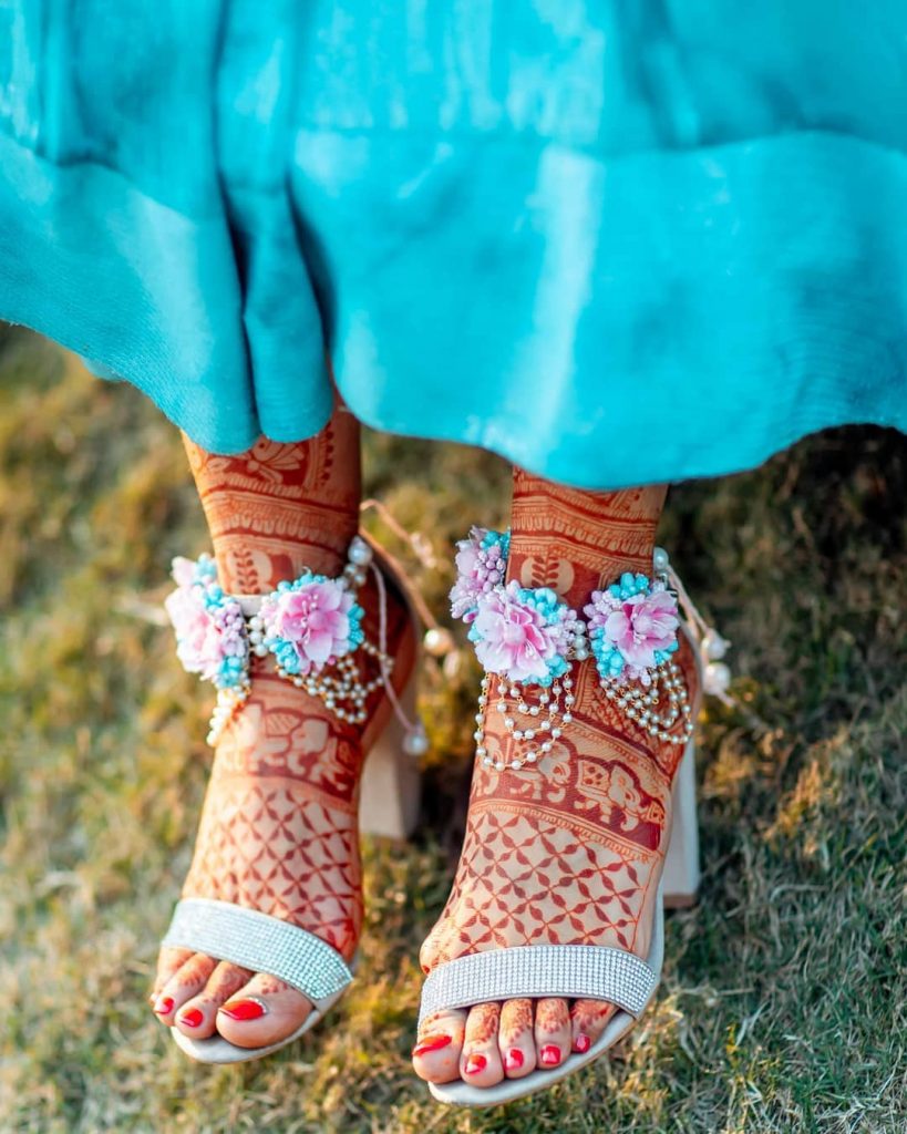 Floral mehndi accessory