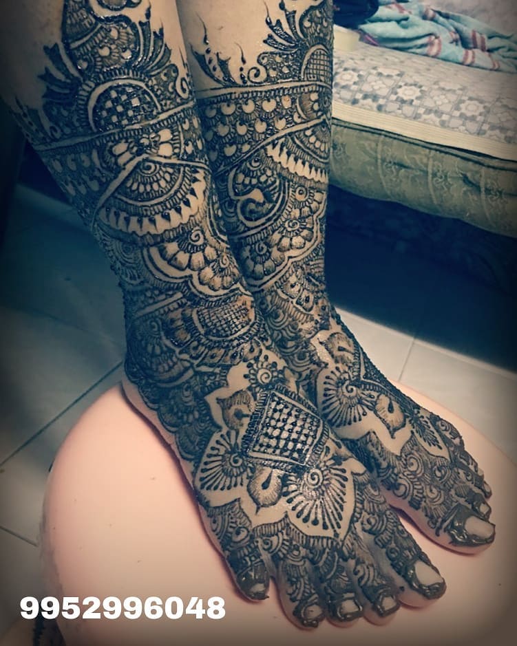 mandala mehndi design