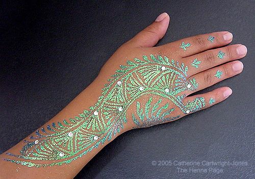 Sparkle mehndi design