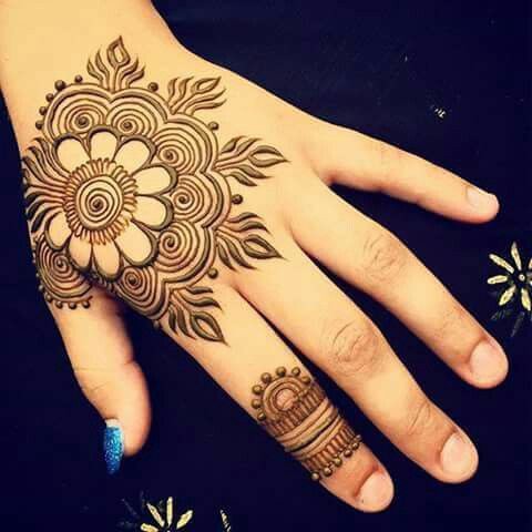 Flower mehndi