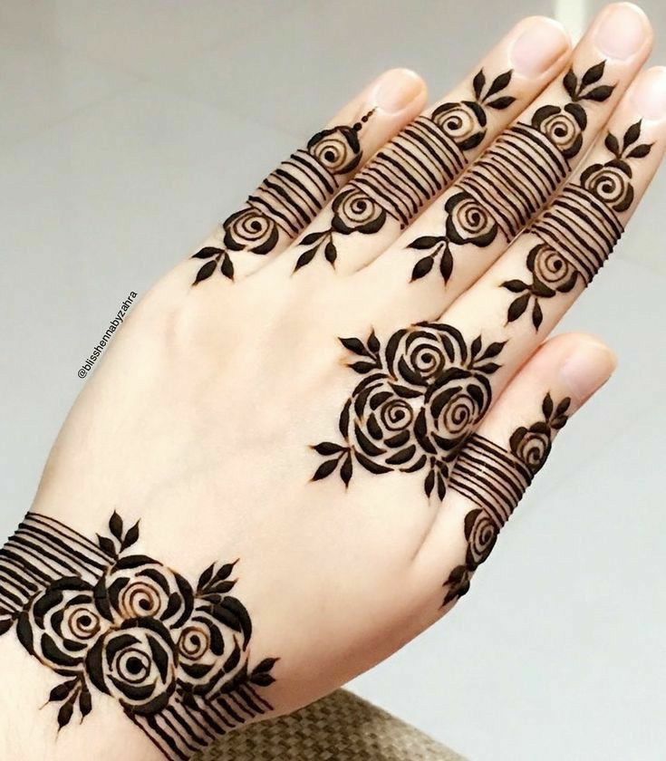 Rose and lines mehndi