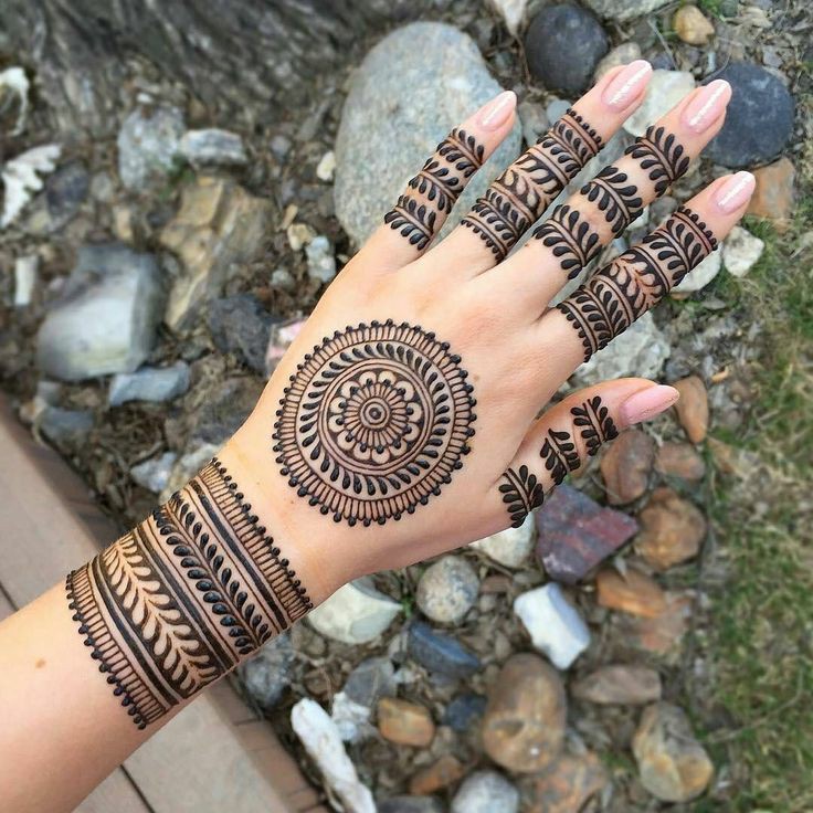 Mandala mehndi design