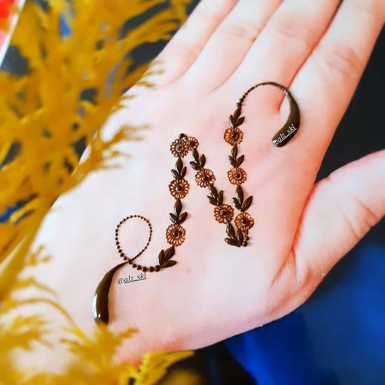 Simple mehndi design