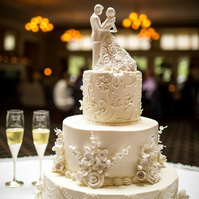 Indian bride | Indian bride, Indian wedding cakes, Floral wedding cakes