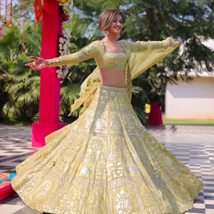 FirstPerson: Here Is How I Found My Lehenga, Being A Plus Size Bride |  WedMeGood